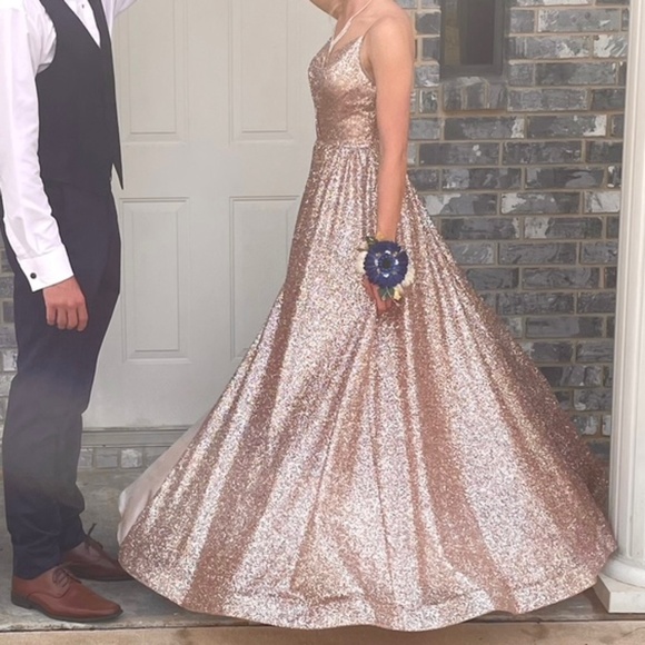 Cinderella Divine prom dress—Size 4 - Picture 3 of 9